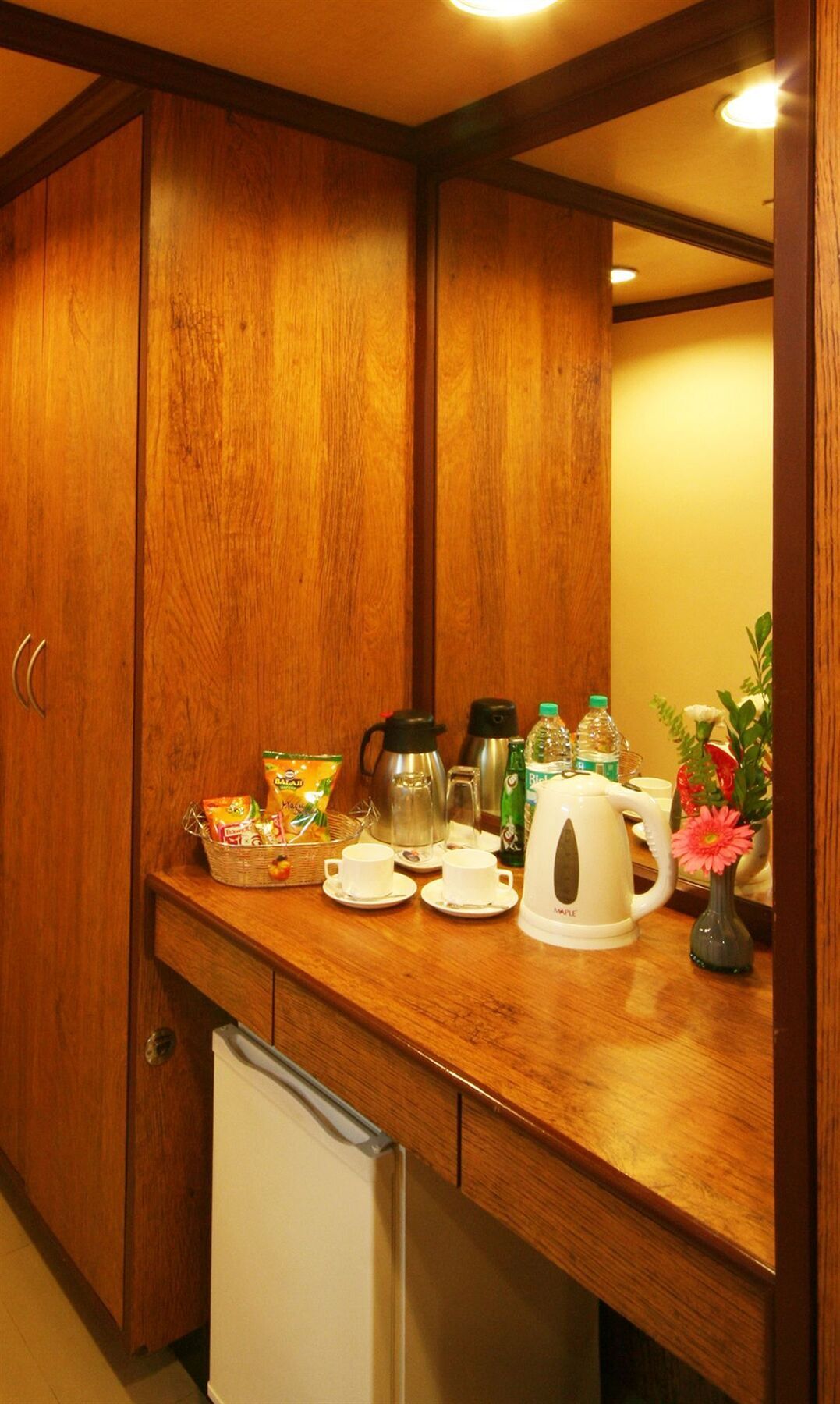 Hotel Tip Top Plaza Thane Exterior foto